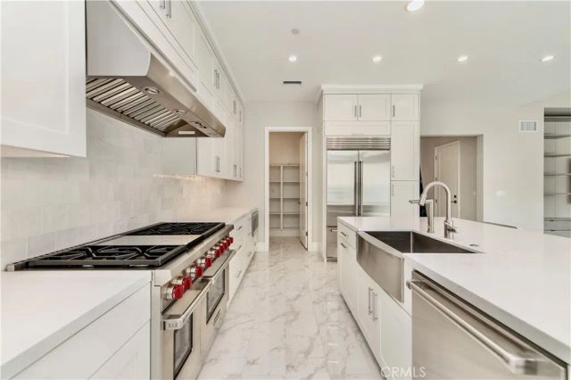 207 Coal Mine, Irvine, CA 92602