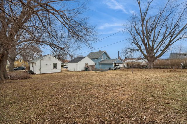 925 21st Avenue SW, Cedar Rapids, IA 52404