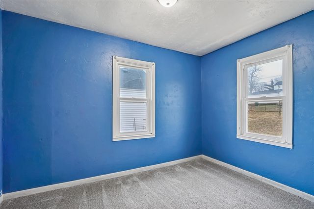 925 21st Avenue SW, Cedar Rapids, IA 52404