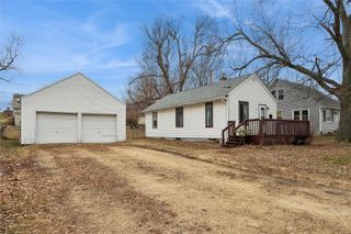 925 21st Avenue SW, Cedar Rapids, IA 52404