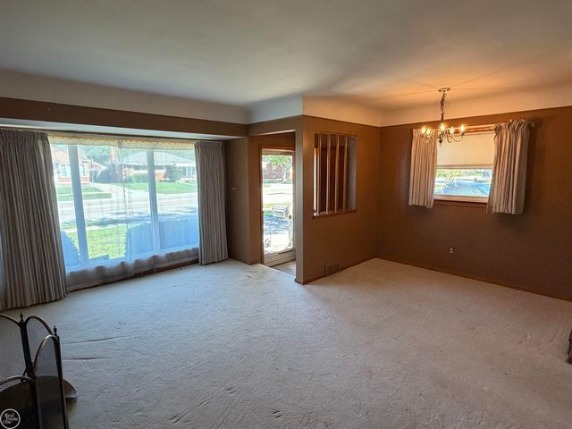 16990 Martin Road, Roseville, MI 48066