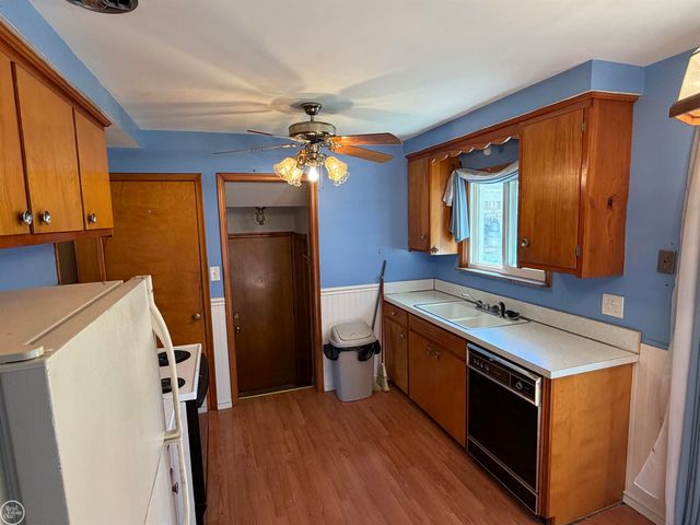 16990 Martin Road, Roseville, MI 48066