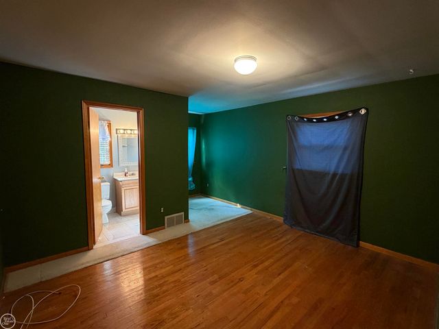 16990 Martin Road, Roseville, MI 48066