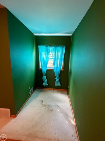 16990 Martin Road, Roseville, MI 48066
