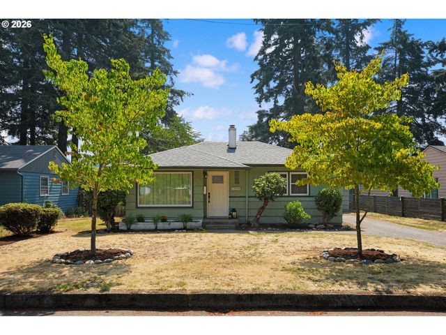 12050 Ne BROADWAY, Portland, OR 97220
