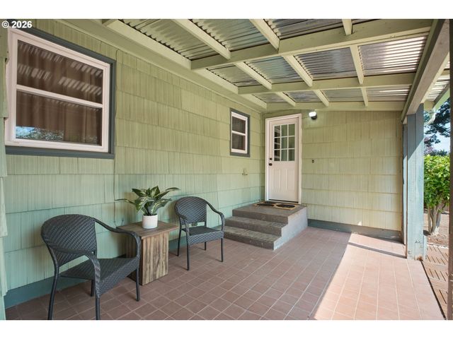 12050 Ne BROADWAY, Portland, OR 97220