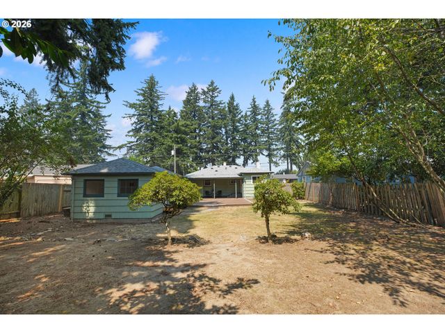 12050 Ne BROADWAY, Portland, OR 97220