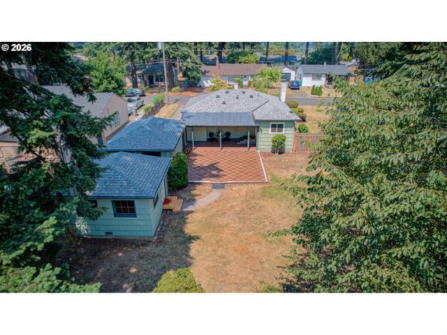 12050 Ne BROADWAY, Portland, OR 97220