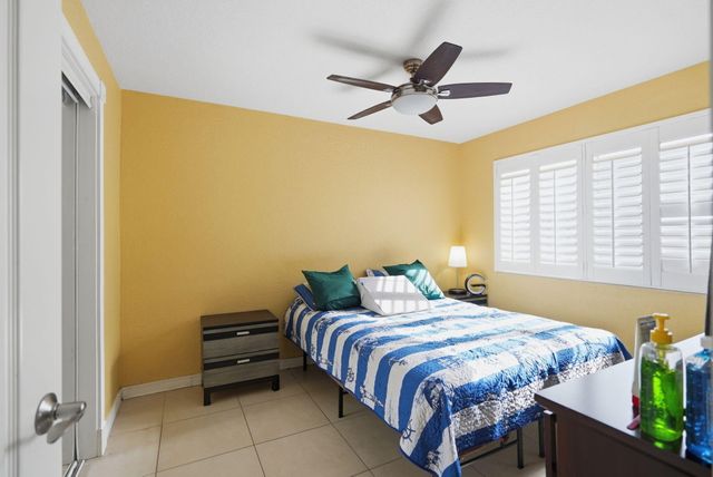 1402 NE 32nd Street A-b, Oakland Park, FL 33334