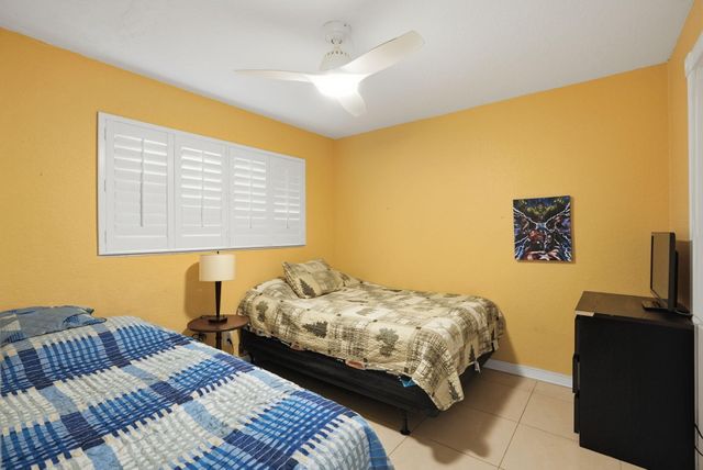 1402 NE 32nd Street A-b, Oakland Park, FL 33334