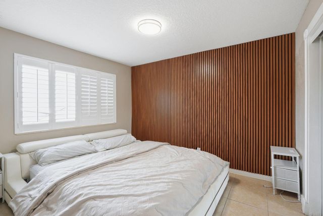 1402 NE 32nd Street A-b, Oakland Park, FL 33334
