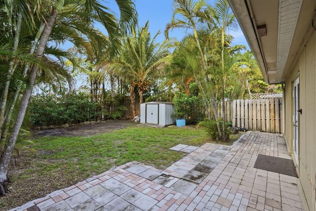 1402 NE 32nd Street A-b, Oakland Park, FL 33334