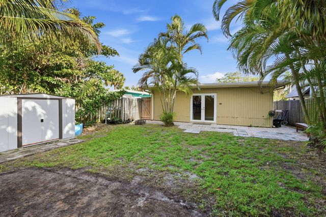 1402 NE 32nd Street A-b, Oakland Park, FL 33334