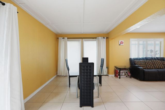 1402 NE 32nd Street A-b, Oakland Park, FL 33334
