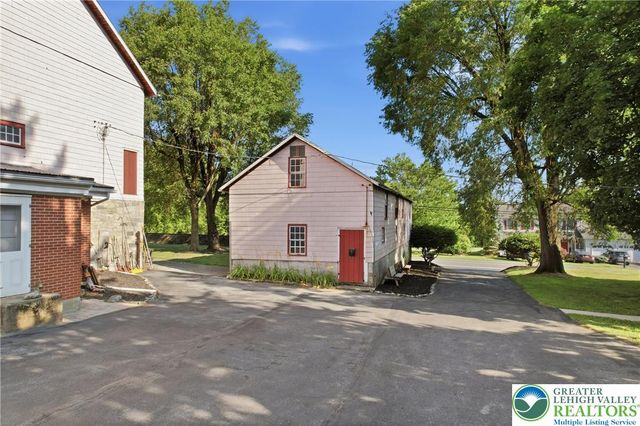 4682 Steuben Road, Lower Nazareth Twp, PA 18020