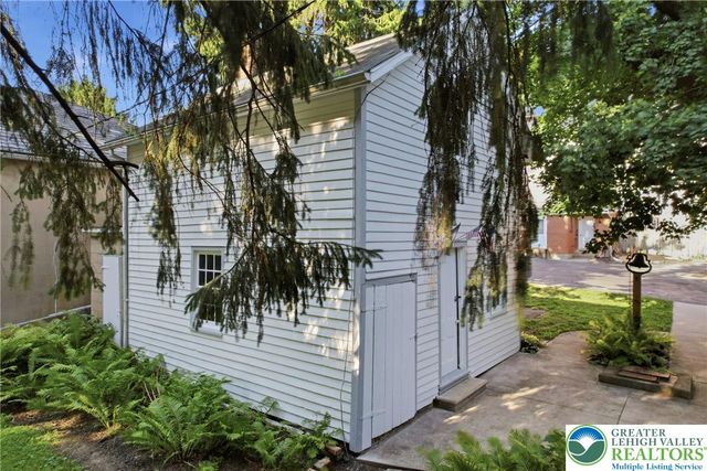 4682 Steuben Road, Lower Nazareth Twp, PA 18020