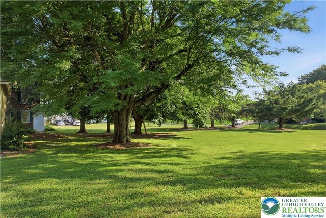 4682 Steuben Road, Lower Nazareth Twp, PA 18020