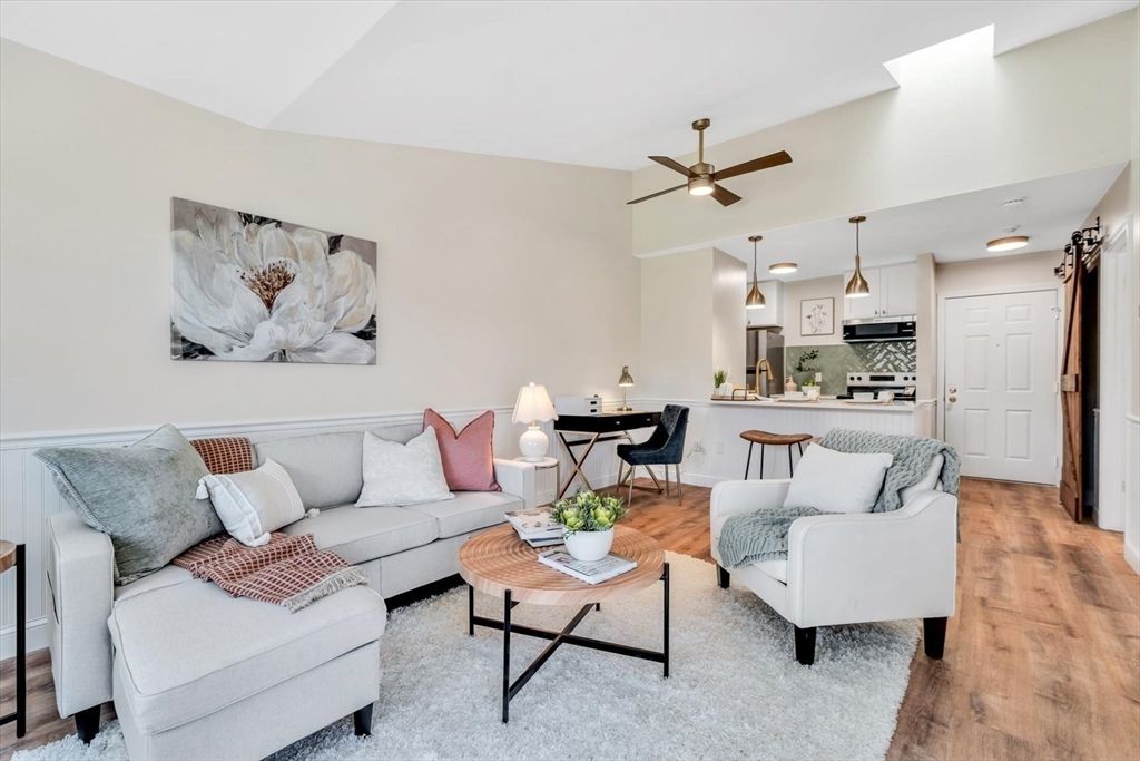 82 Fletcher A, Brewster, MA 02631