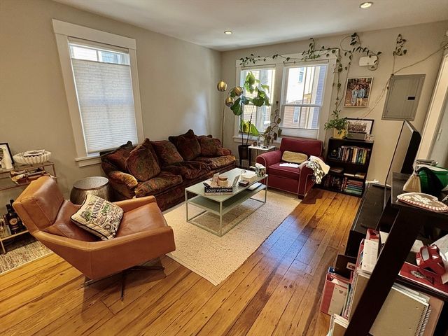 23 Grant 3, Cambridge, MA 02138