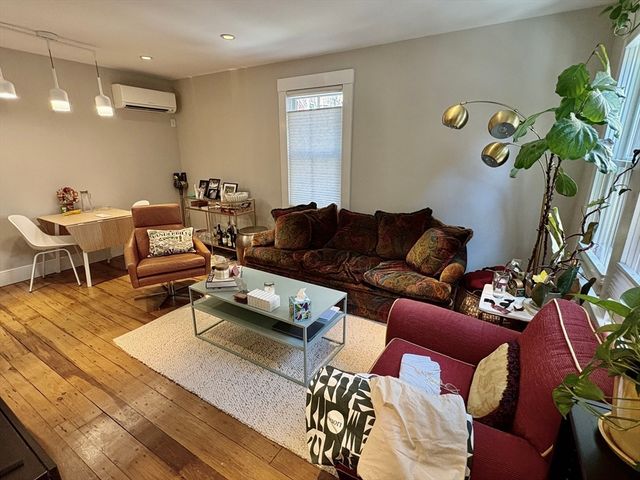 23 Grant 3, Cambridge, MA 02138