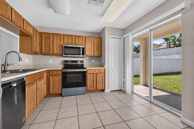 10717 SHADY PRESERVE DRIVE, Riverview, FL 33579