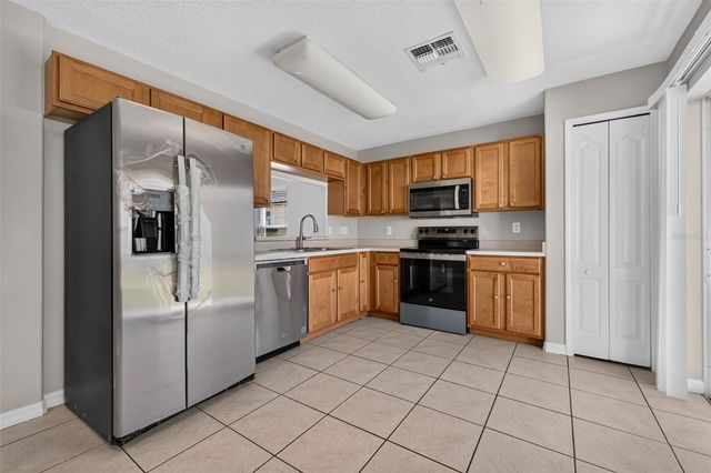 10717 SHADY PRESERVE DRIVE, Riverview, FL 33579