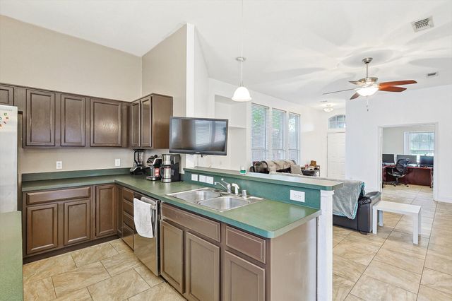 816 Cruise Street, Denton, TX 76207