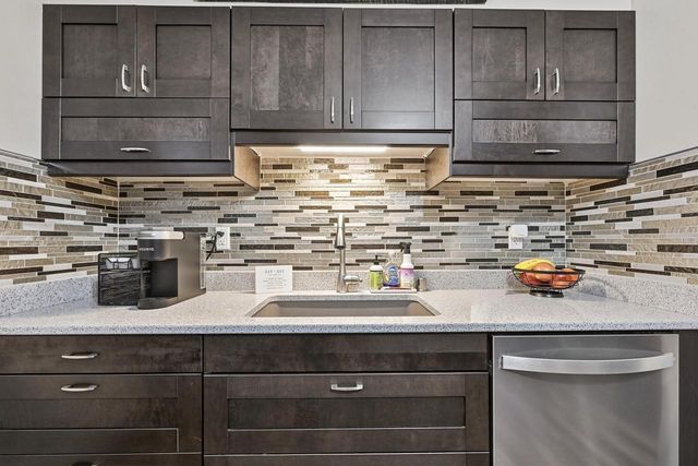 4917 W Norwich COURT, Milwaukee, WI 53220