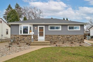 4917 W Norwich COURT, Milwaukee, WI 53220