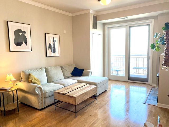 828 W Grace Street 1208, Chicago, IL 60613