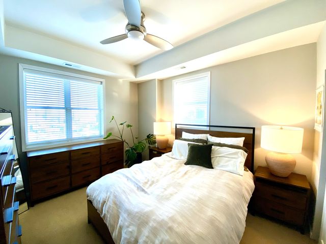 828 W Grace Street 1208, Chicago, IL 60613