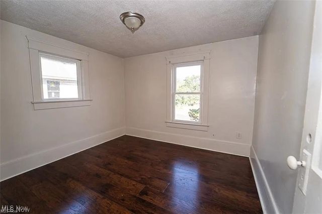 1150 Wooster Road N, Barberton, OH 44203