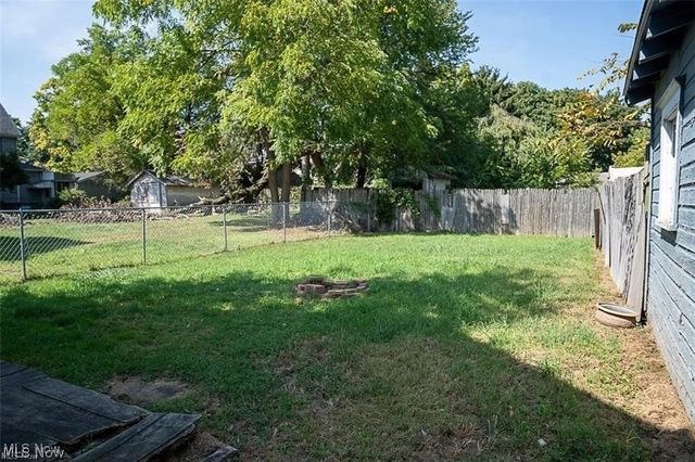 1150 Wooster Road N, Barberton, OH 44203