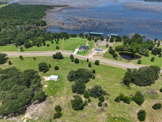 370 Shoreline Drive, Dodd City, TX 75438