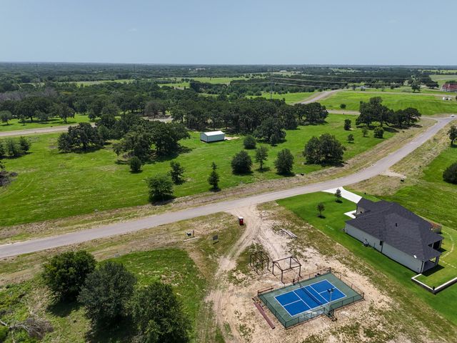 370 Shoreline Drive, Dodd City, TX 75438