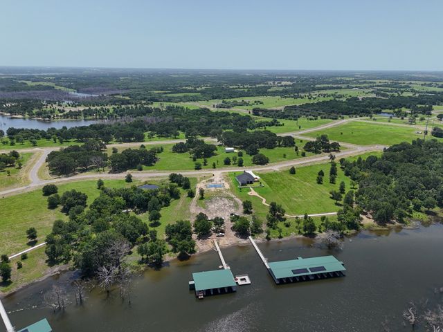 370 Shoreline Drive, Dodd City, TX 75438