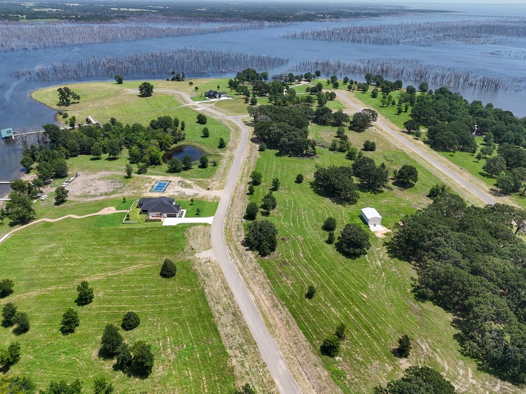 370 Shoreline Drive, Dodd City, TX 75438