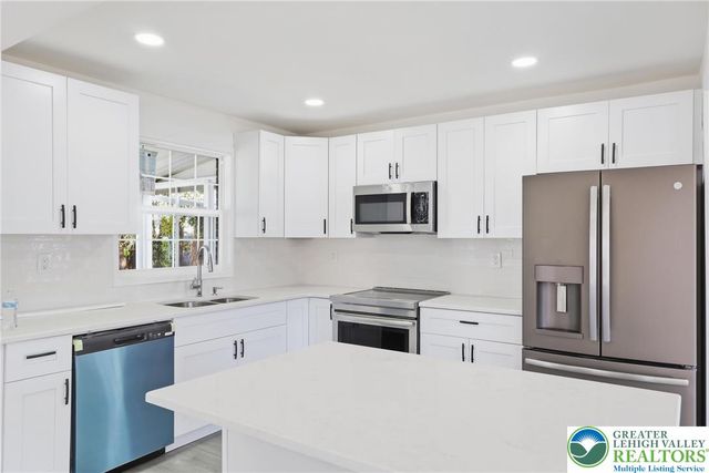 935 Buttonwood Street, Emmaus Boro, PA 18049