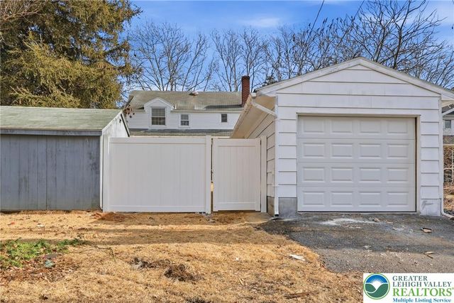 935 Buttonwood Street, Emmaus Boro, PA 18049