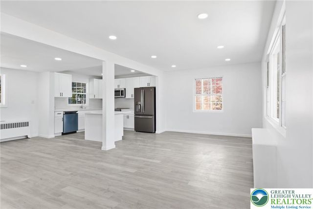 935 Buttonwood Street, Emmaus Boro, PA 18049