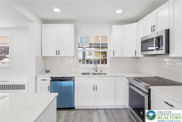 935 Buttonwood Street, Emmaus Boro, PA 18049