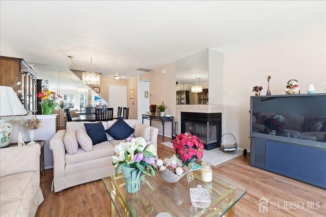 11 Letts Court, Sayreville, NJ 08872