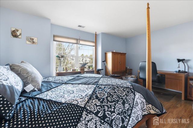 11 Letts Court, Sayreville, NJ 08872