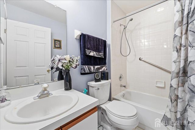 11 Letts Court, Sayreville, NJ 08872