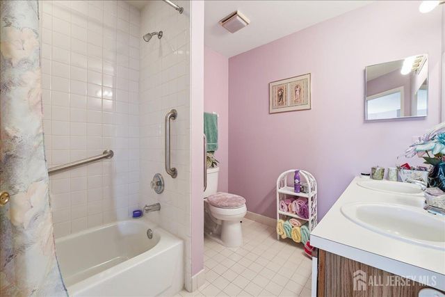 11 Letts Court, Sayreville, NJ 08872