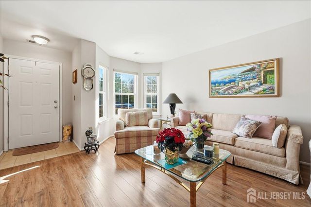 11 Letts Court, Sayreville, NJ 08872