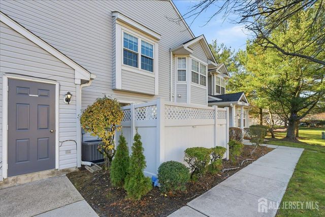 11 Letts Court, Sayreville, NJ 08872