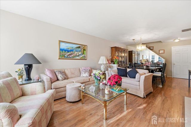 11 Letts Court, Sayreville, NJ 08872