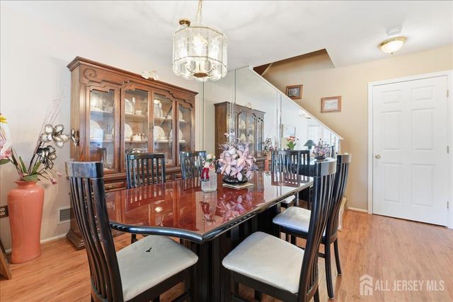 11 Letts Court, Sayreville, NJ 08872