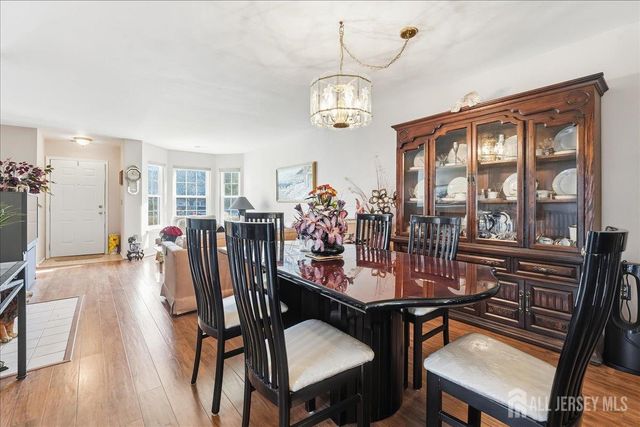 11 Letts Court, Sayreville, NJ 08872